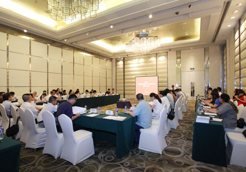 入圍服裝關(guān)聯(lián)產(chǎn)業(yè)創(chuàng)新項(xiàng)目 百聯(lián)裁片編號機(jī)上海推介